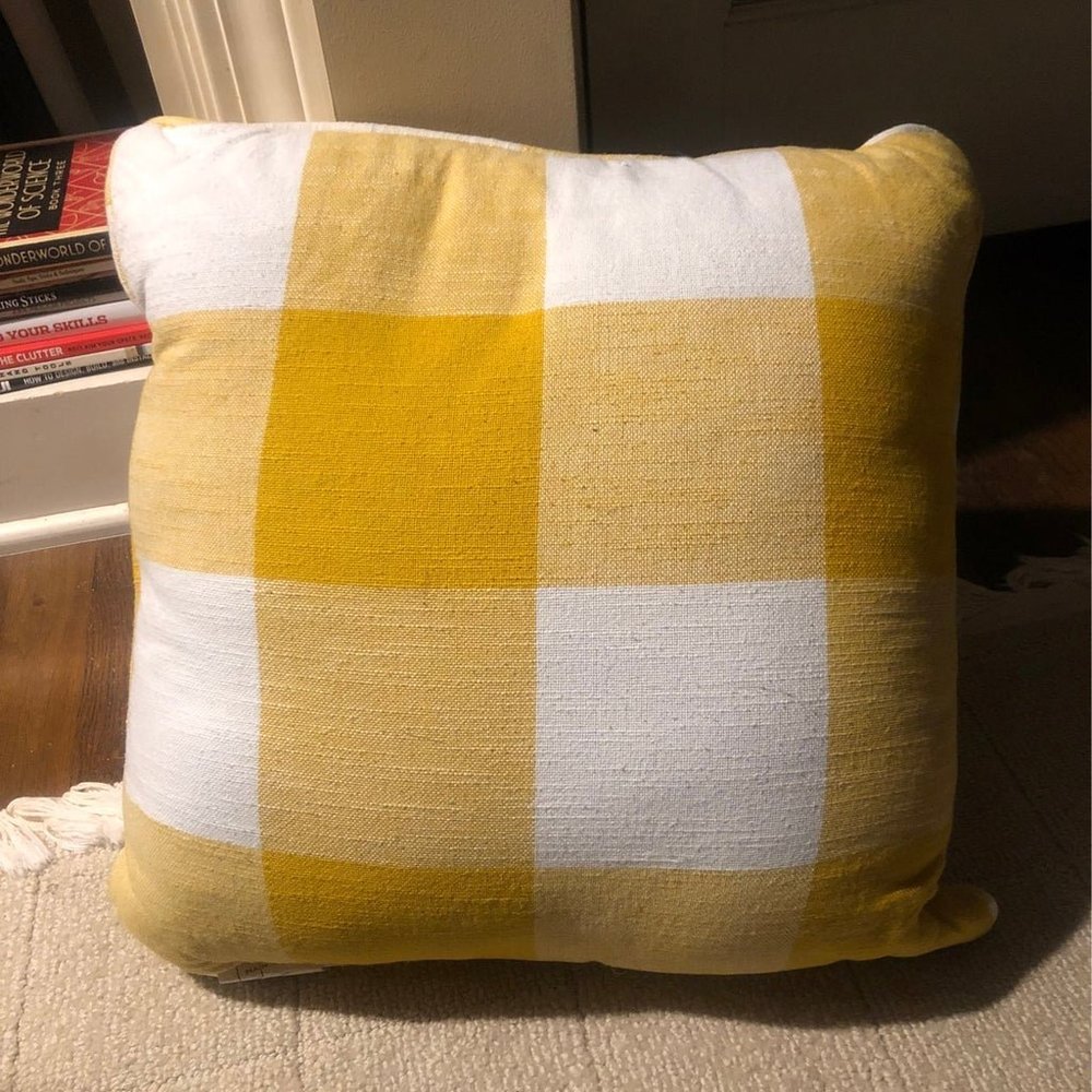 throw pillow
